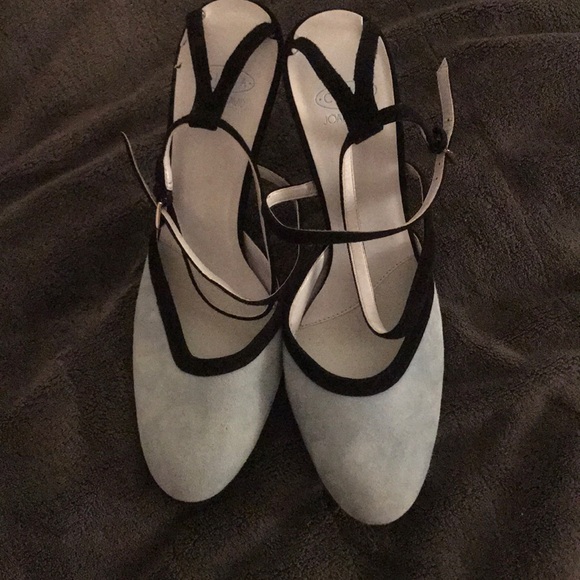 Circa Joan & David Heels - Picture 2 of 4